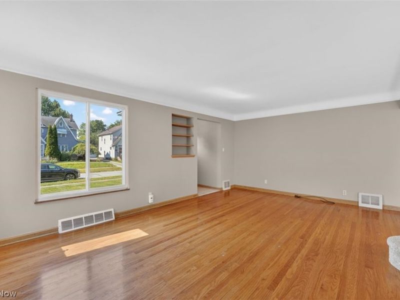 8020 Whitehaven Drive, Parma, OH 44129 Photo 7
