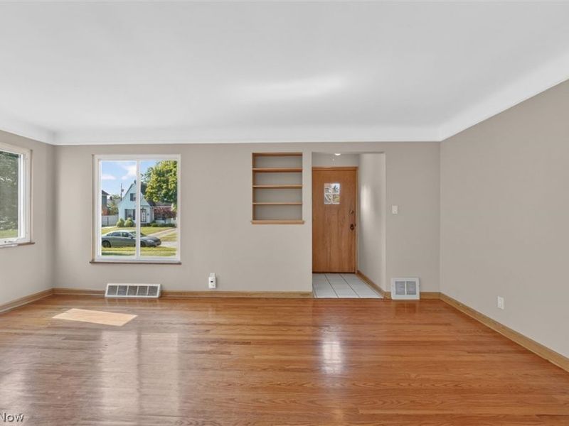 8020 Whitehaven Drive, Parma, OH 44129 Photo 8