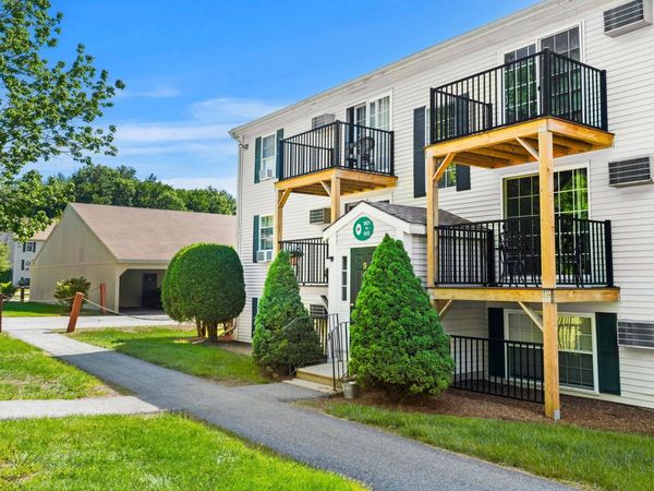 910 White Cedar Boulevard, Portsmouth, NH 03801