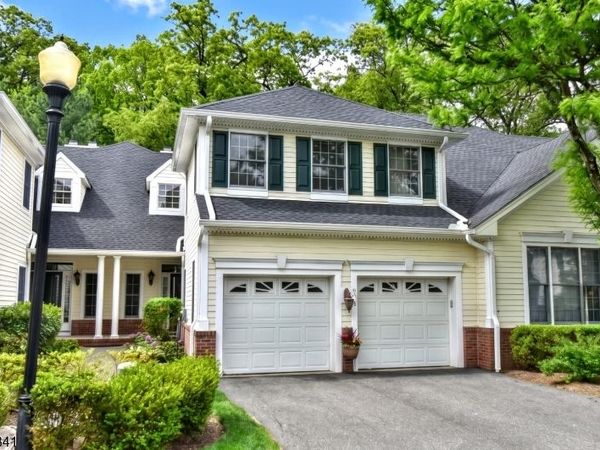 804 Fieldstone Ter, Wyckoff, NJ 07481