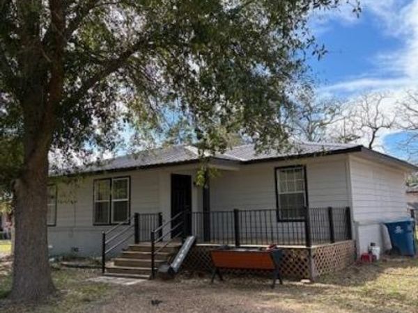 401 Reynolds Road, Athens, TX 75751