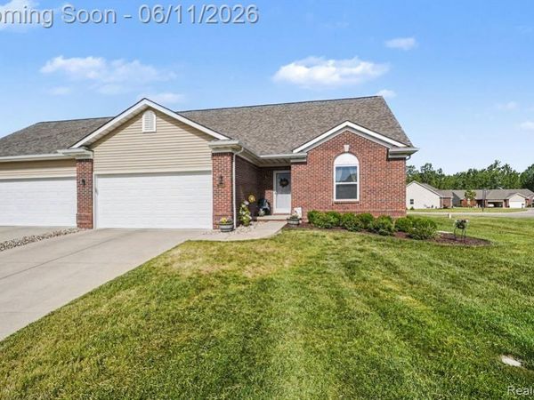 13338 Whispering Pines Court, Fenton Twp, MI 48451