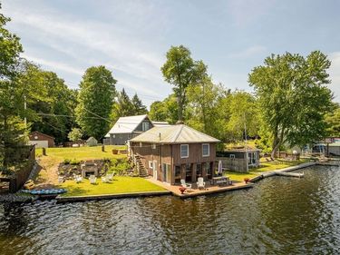 1379 County Route 17, Bernhards Bay, NY 13028
