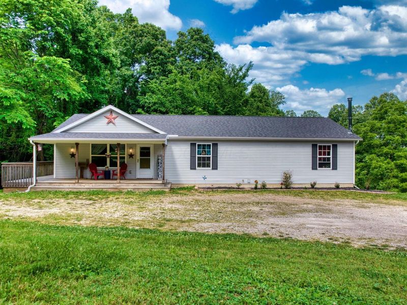 4059 Rock Haven Road NE, Newark, OH 43055 Photo 2