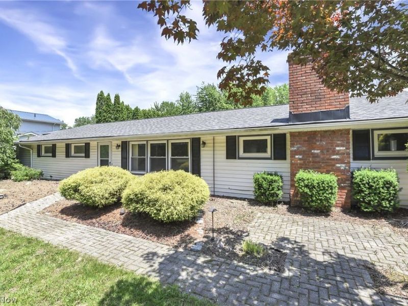 301 Crosse Road, Amherst, OH 44001 Photo 2