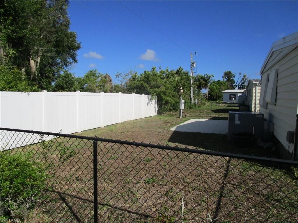 2809 Breezewood Dr, North Fort Myers, FL 33917 Photo