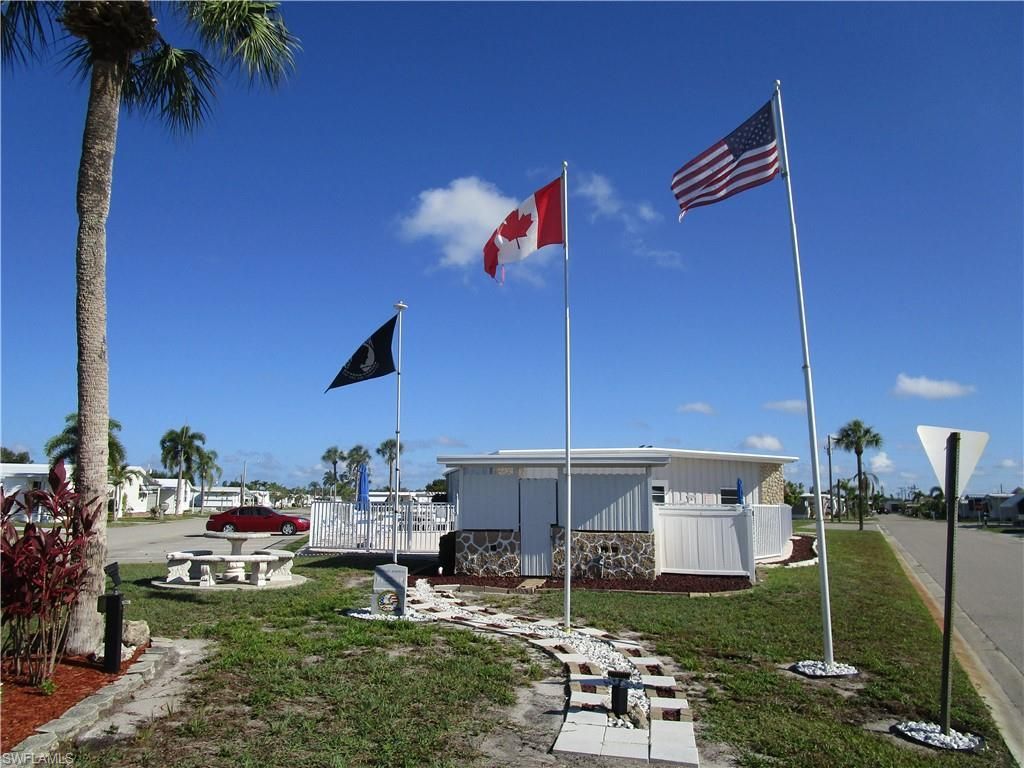2809 Breezewood Dr, North Fort Myers, FL 33917 Photo