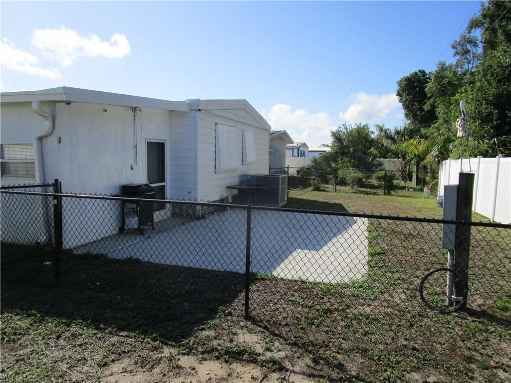 2809 Breezewood Dr, North Fort Myers, FL 33917 Photo