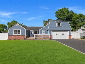 33 Lillian Road Nesconset, NY 11767