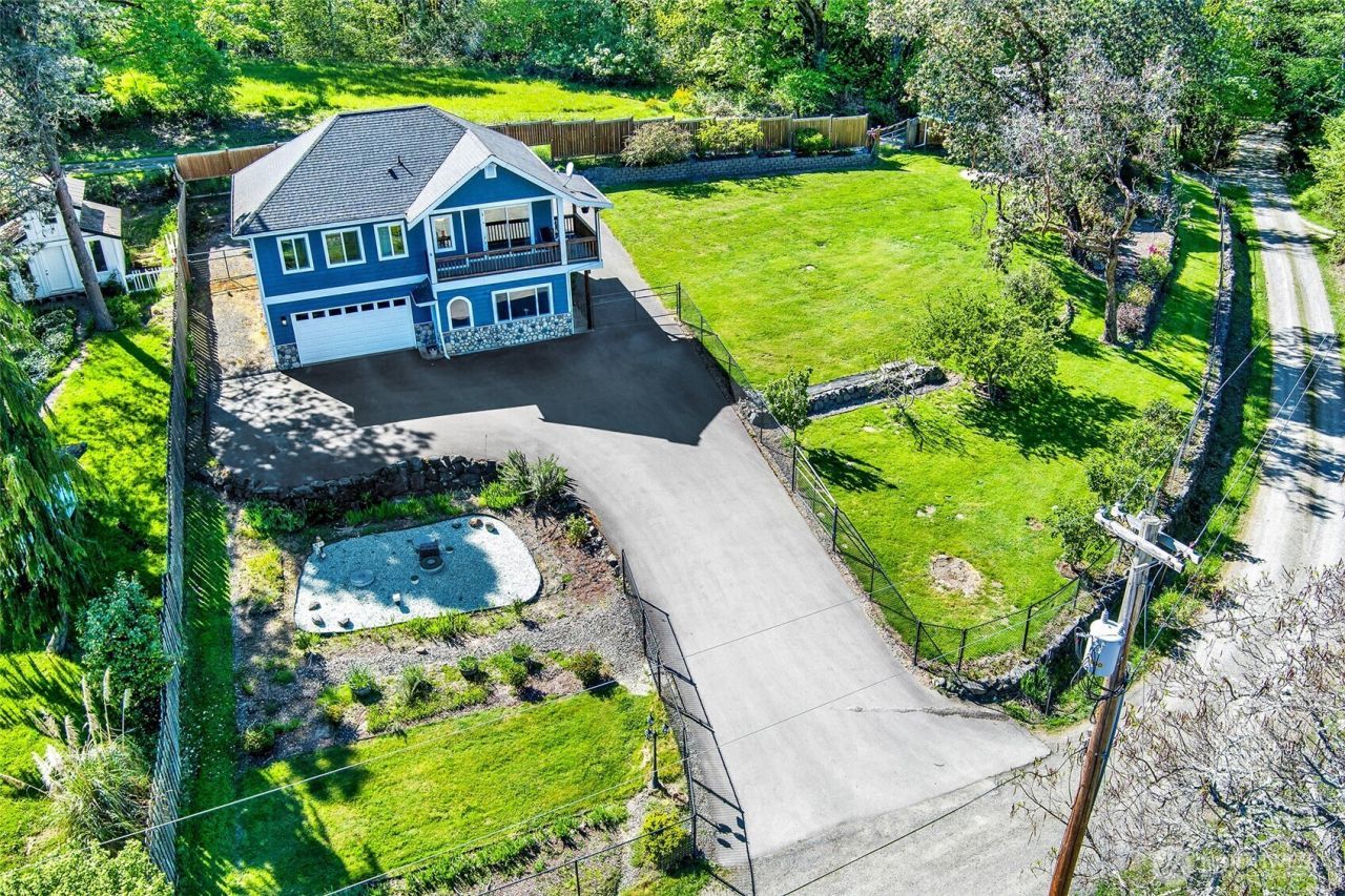 2608 142nd Avenue Sw, Lakebay, WA 98349