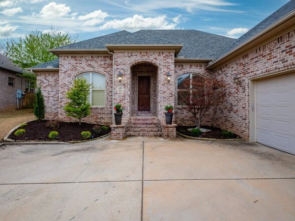 639 Epernay Place , Little Rock, AR 72223