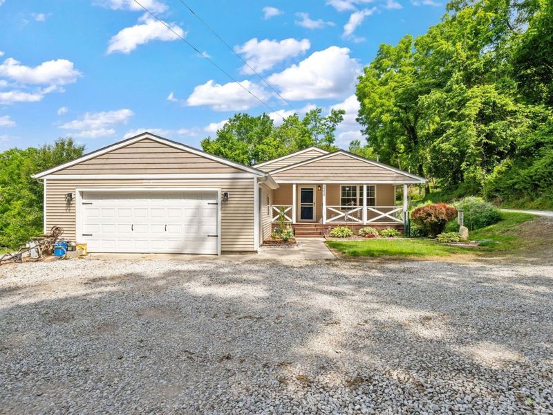 2339 Pumpkinvine Road SE, Lancaster, OH 43130 Photo 1