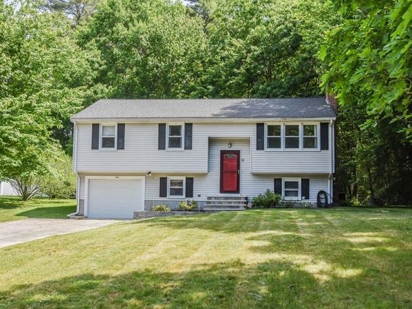 5 Kensington Rd, Norton, MA 02766