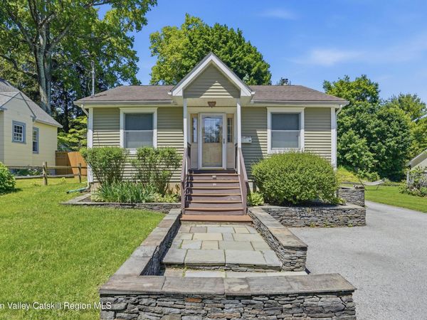 24 S Parsonage Street, Rhinebeck, NY 12572
