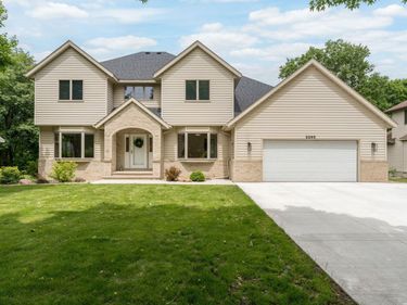 2295 Northridge Drive, North Mankato, MN 56003