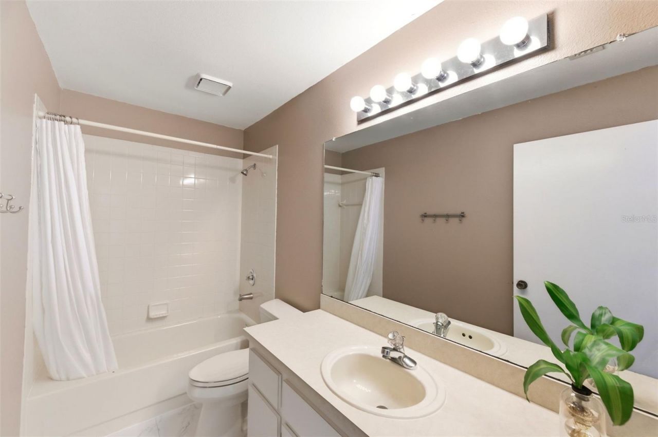11213 Clayridge Drive, Tampa, FL 33635 Photo