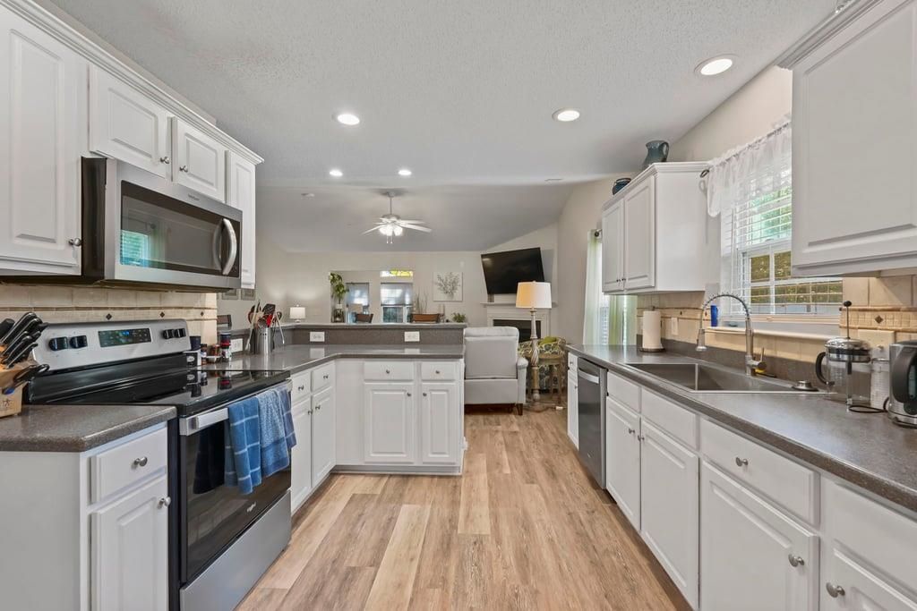 197 Tibton Circle  Photo 13