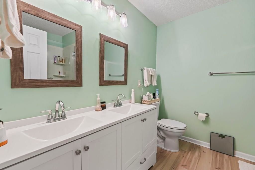 197 Tibton Circle  Photo 25