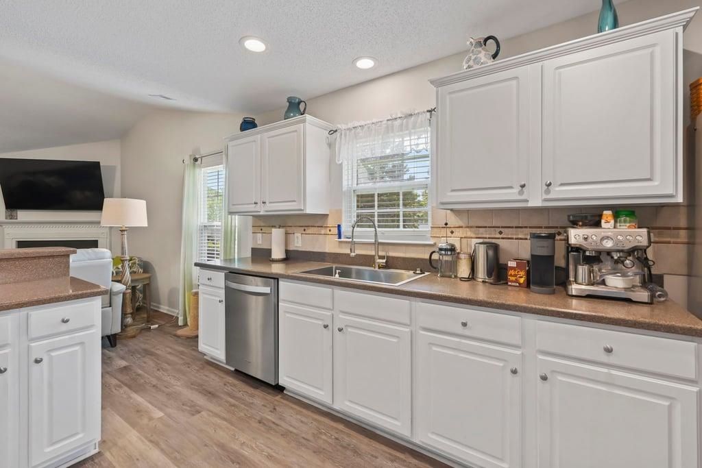 197 Tibton Circle  Photo 9