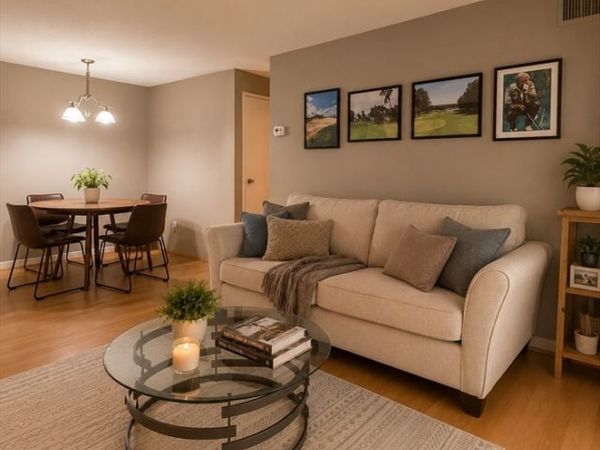 8 Village Rock Ln, Unit 3, Natick, MA 01760