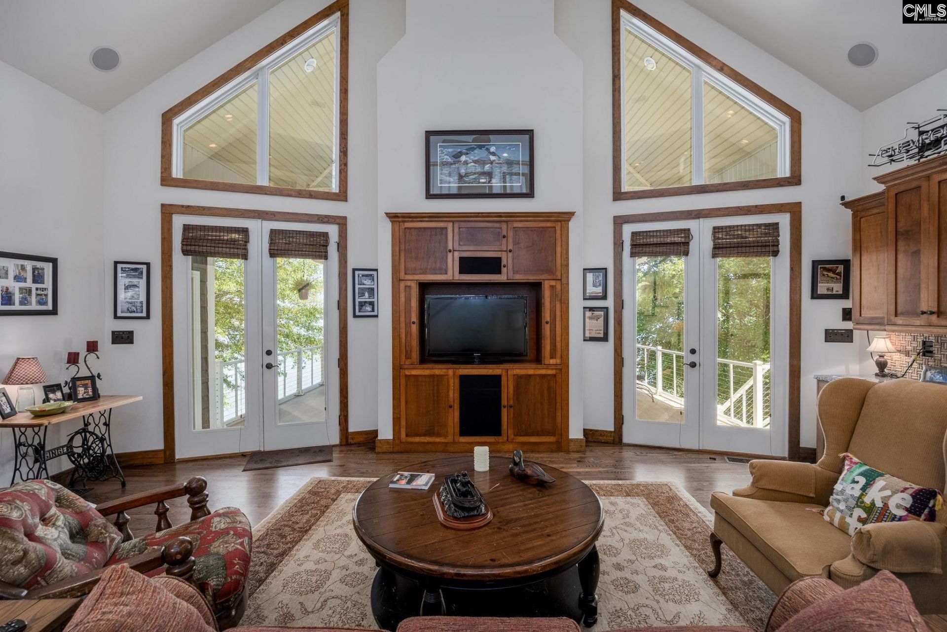 639 Kingfisher Drive  Photo 7