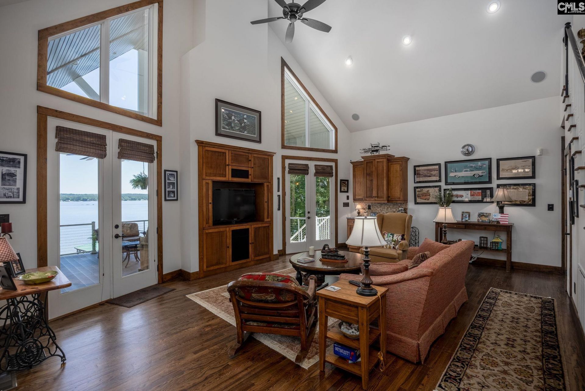 639 Kingfisher Drive  Photo 9