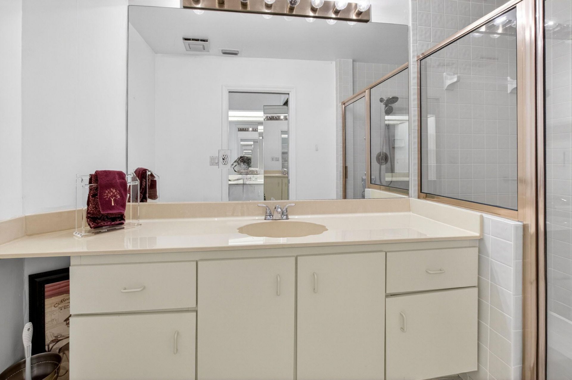8073 Aberdeen Drive, Unit 201, Boynton Beach, FL 33472 Photo