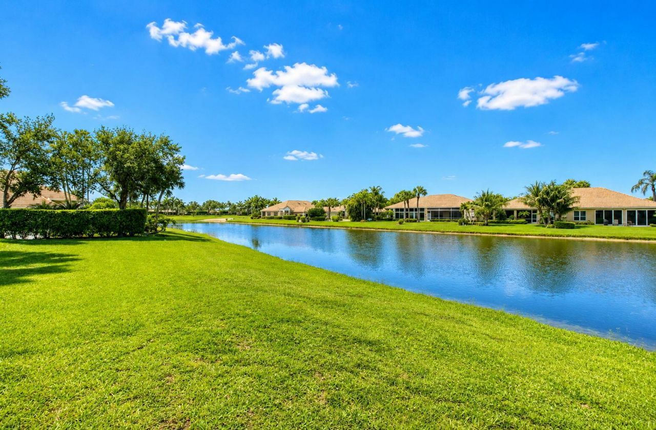 8073 Aberdeen Drive, Unit 201, Boynton Beach, FL 33472 Photo