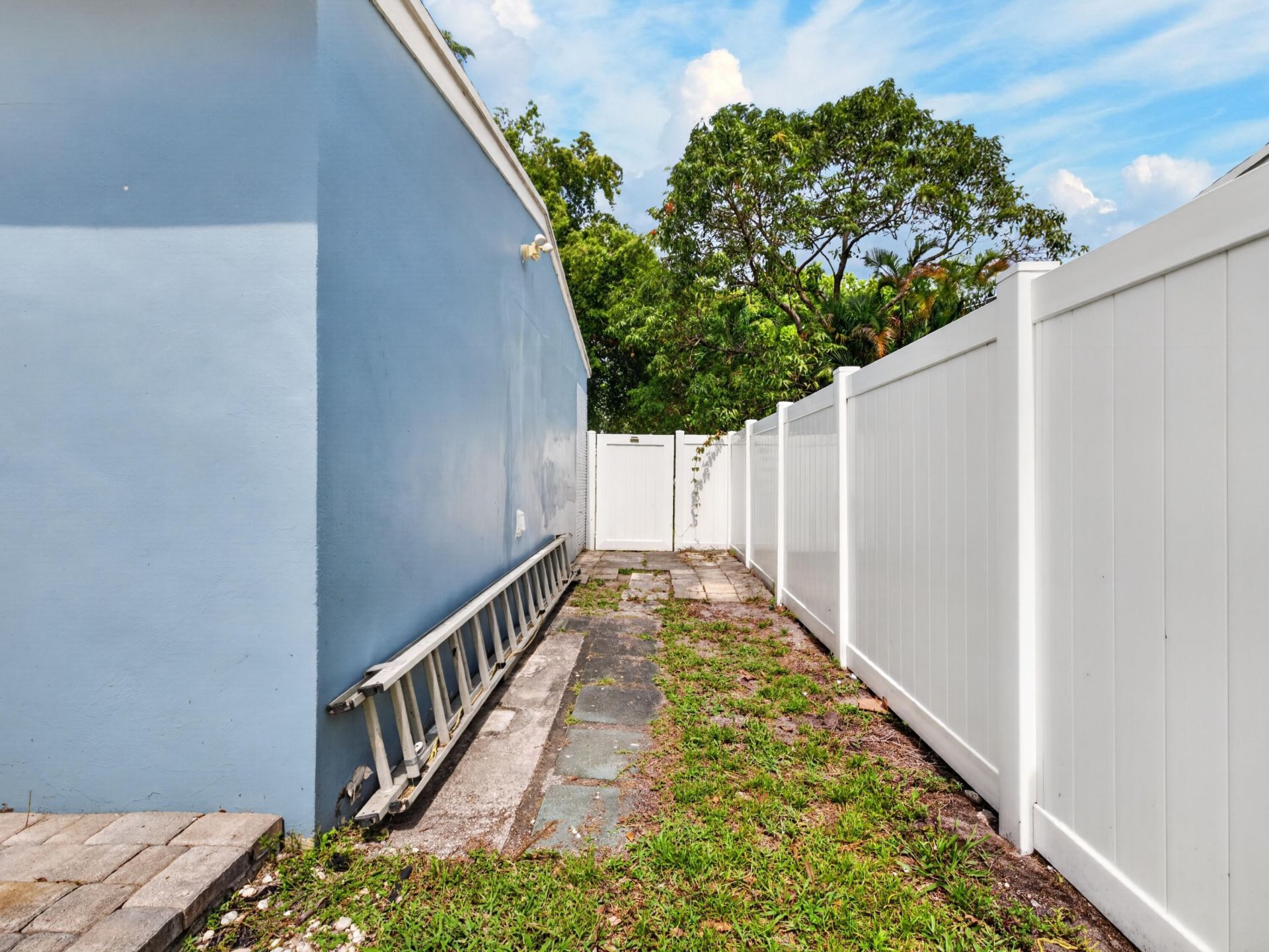 128 SW 22nd Terrace, Fort Lauderdale, FL 33312 Photo