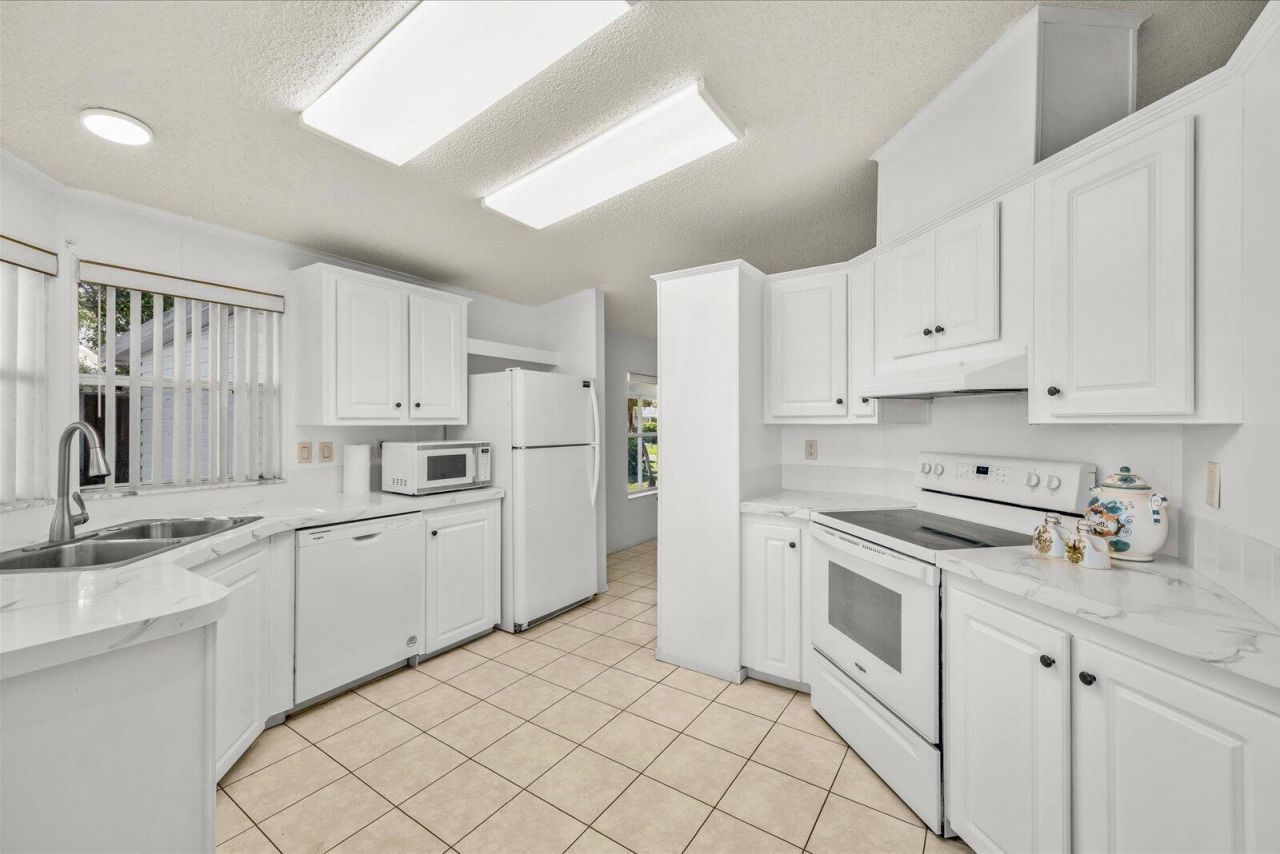 3809 Meadowlark Circle, Port Saint Lucie, FL 34952 Photo