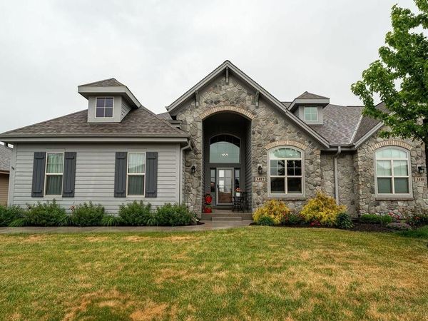 3412 Walnut Trl, Waukesha, WI 53188