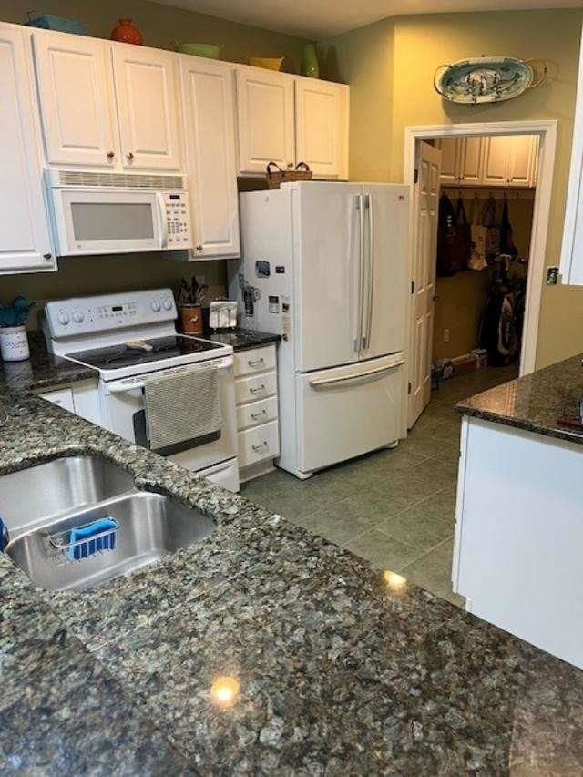 606 Botany Loop  Photo 12