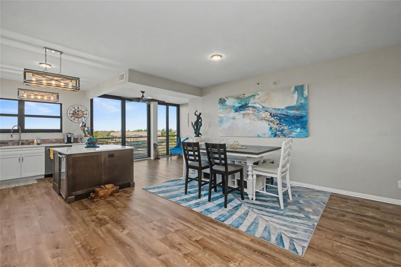 5408 Eagles Point Circle , Unit 302, Sarasota, FL 34231 Photo