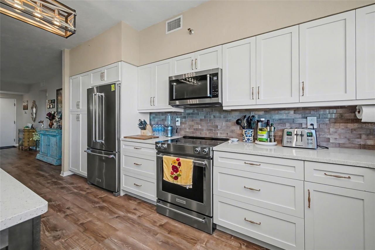 5408 Eagles Point Circle , Unit 302, Sarasota, FL 34231 Photo