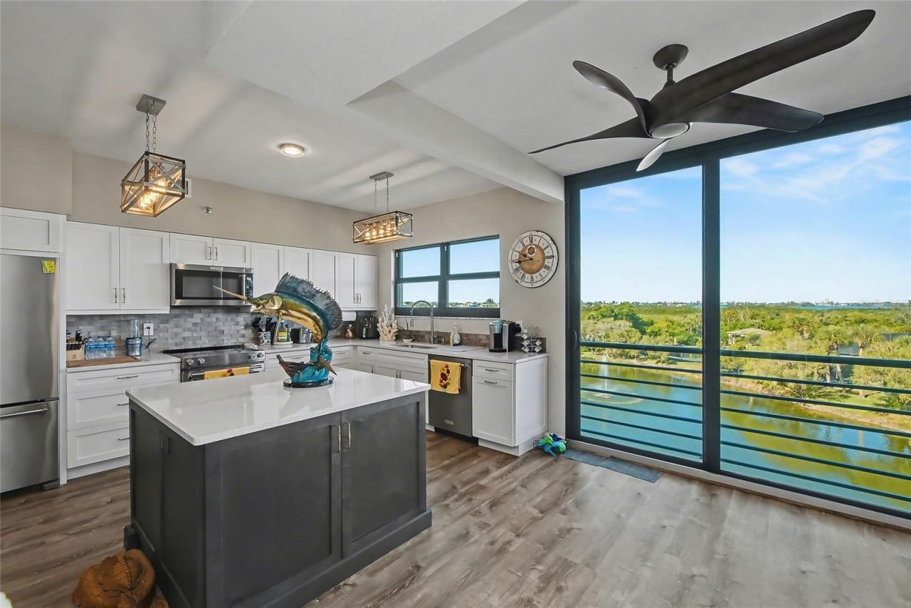 5408 Eagles Point Circle , Unit 302, Sarasota, FL 34231 Photo