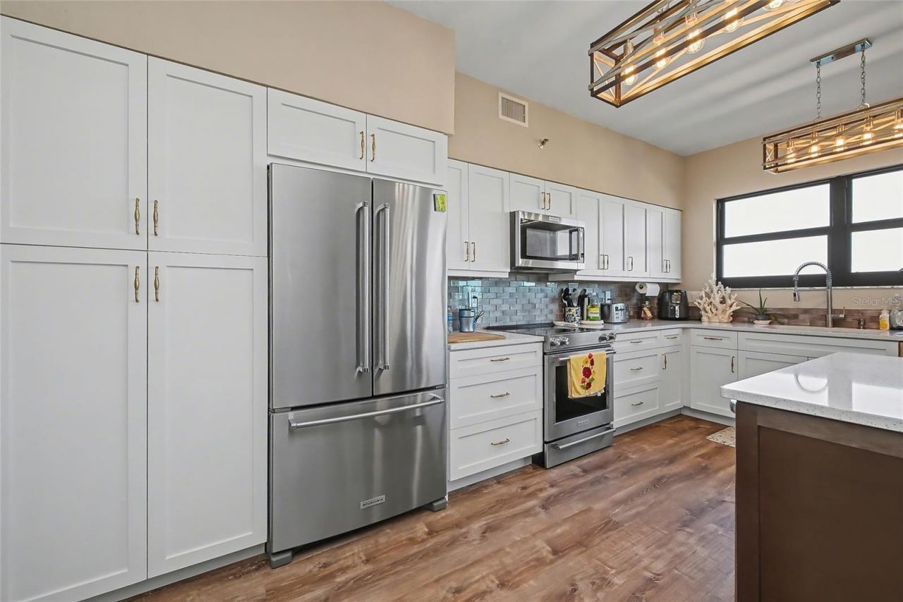 5408 Eagles Point Circle , Unit 302, Sarasota, FL 34231 Photo