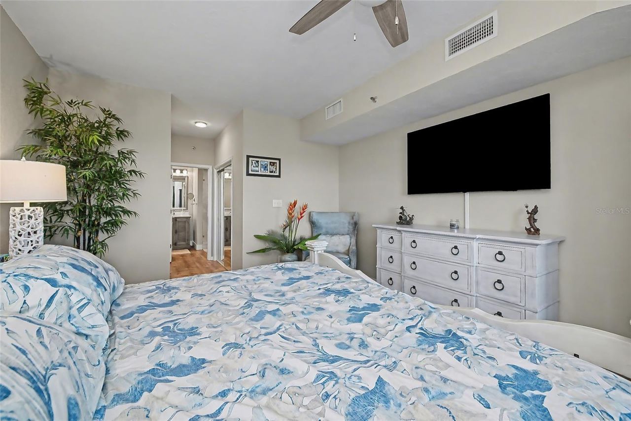 5408 Eagles Point Circle , Unit 302, Sarasota, FL 34231 Photo