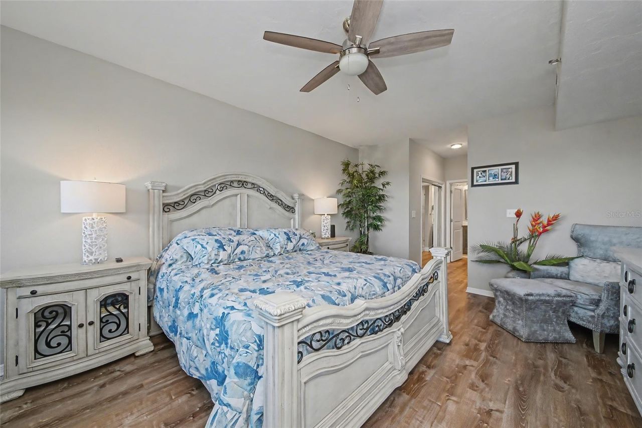 5408 Eagles Point Circle , Unit 302, Sarasota, FL 34231 Photo