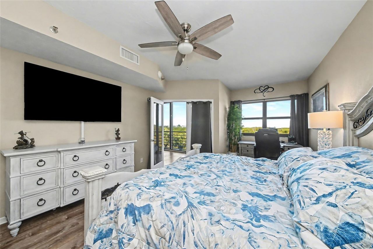 5408 Eagles Point Circle , Unit 302, Sarasota, FL 34231 Photo