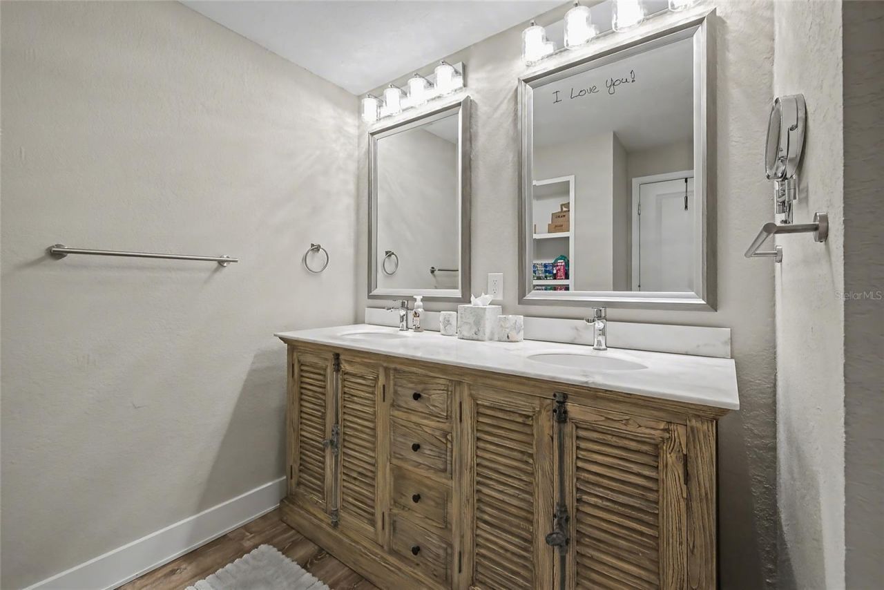 5408 Eagles Point Circle , Unit 302, Sarasota, FL 34231 Photo