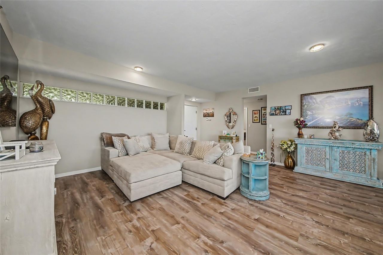 5408 Eagles Point Circle , Unit 302, Sarasota, FL 34231 Photo
