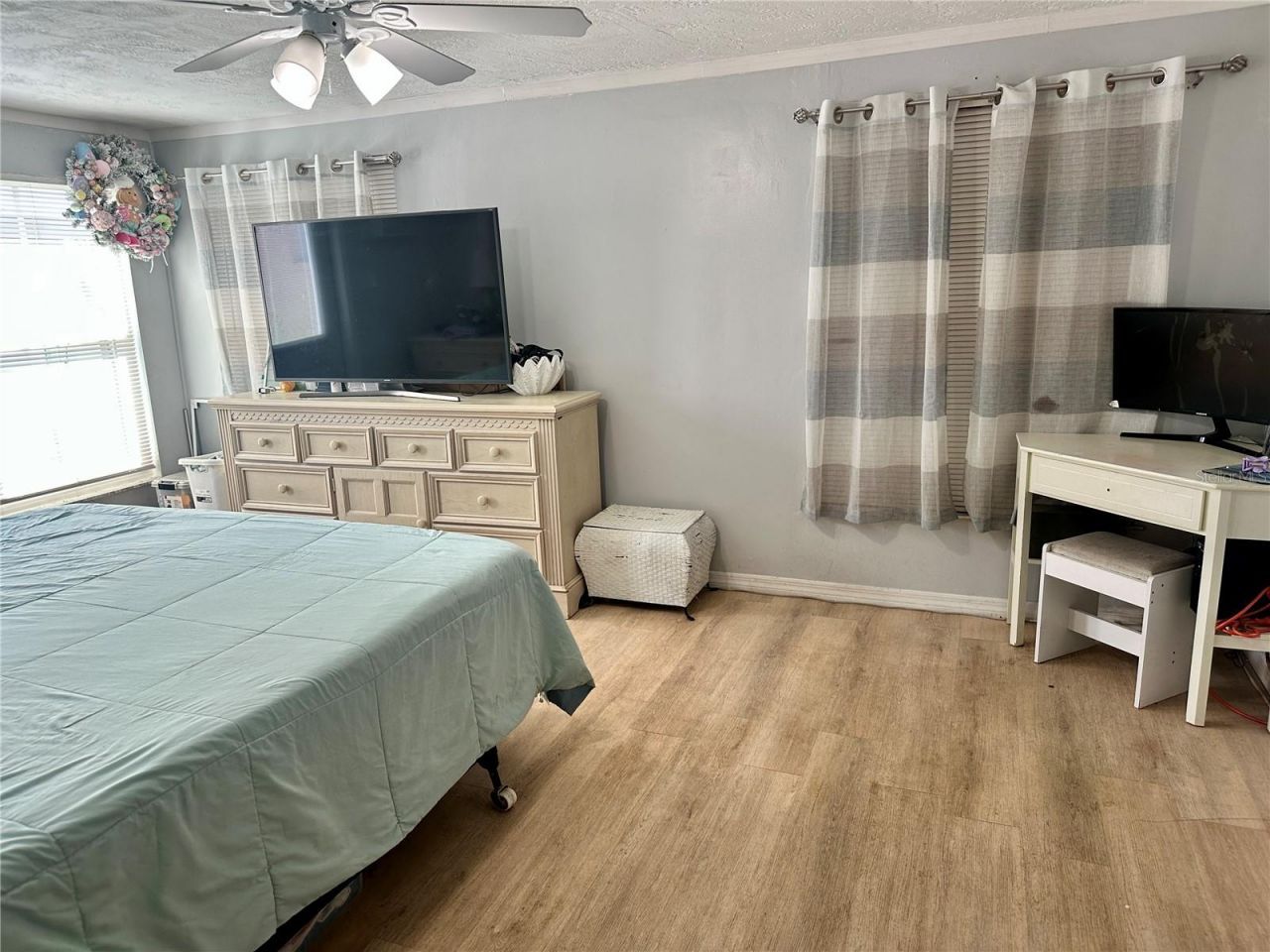 7917 Foxwood Drive, New Port Richey, FL 34653 Photo