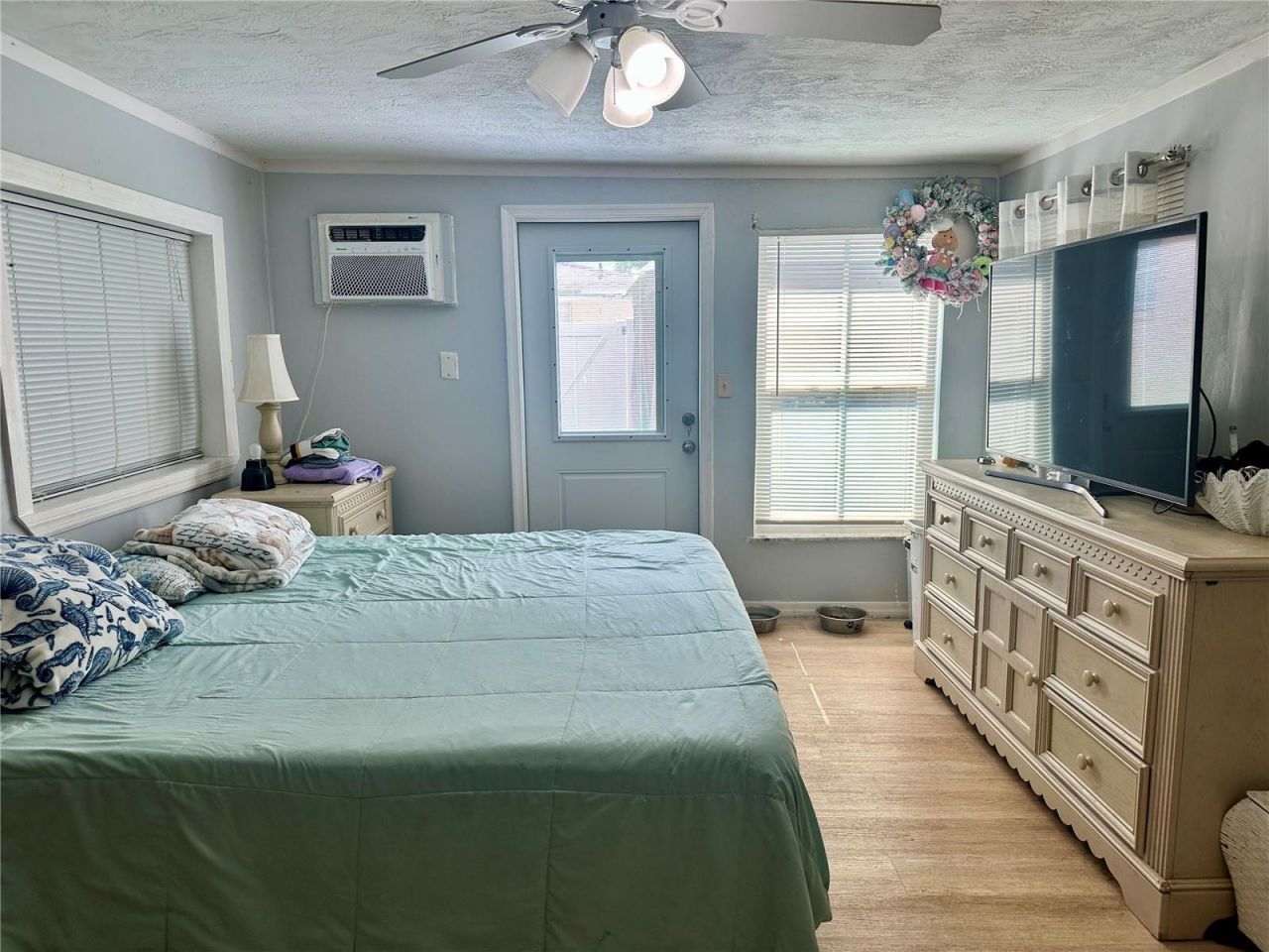 7917 Foxwood Drive, New Port Richey, FL 34653 Photo