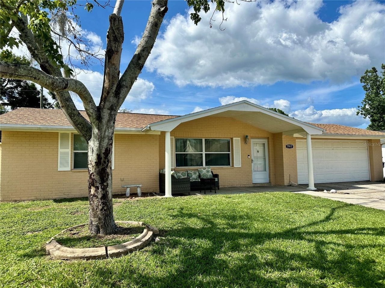 7917 Foxwood Drive, New Port Richey, FL 34653 Photo