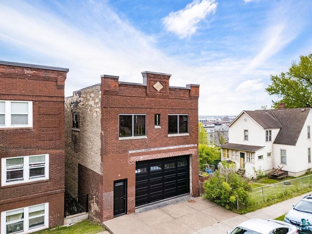 24 W 5th St, Duluth, MN 55806 Main Photo