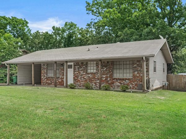 8606 Holiday Street , Sherwood, AR 72120