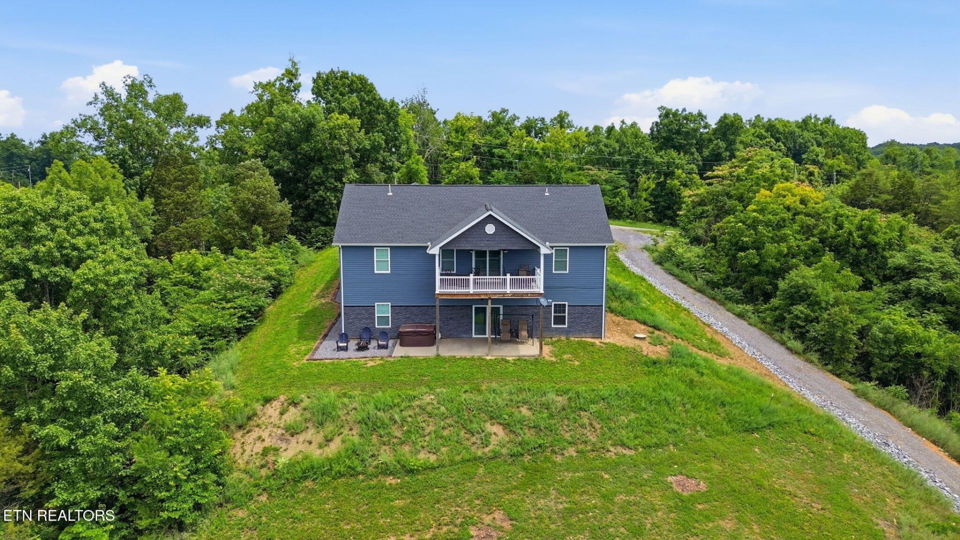 2055 Scott St, Sevierville, TN 37876 Main Photo