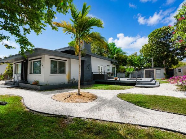 249 SW 14th Street, Unit 1-4, Dania Beach, FL 33004