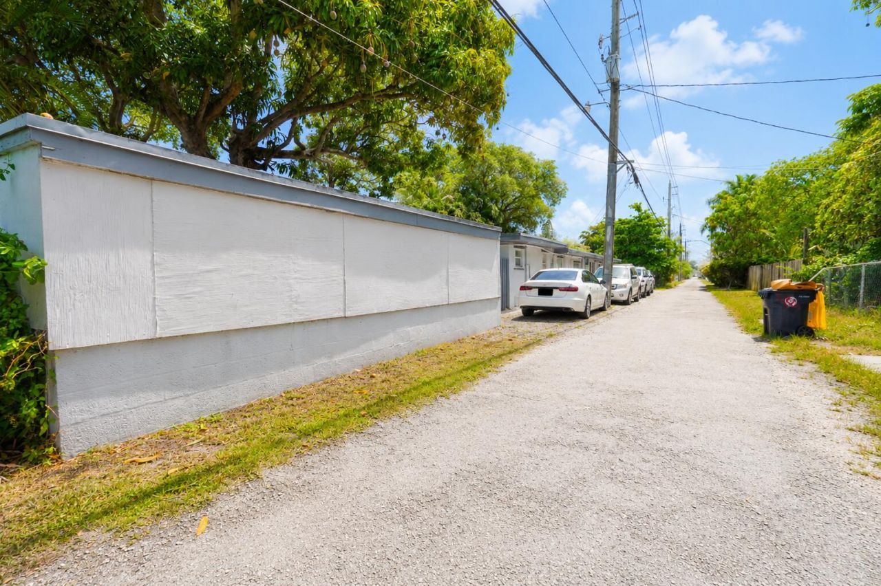 249 SW 14th Street, Unit 1-4, Dania Beach, FL 33004 Photo