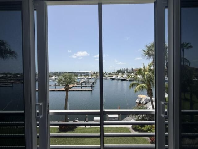 29 Yacht Club Drive, Unit 306, North Palm Beach, FL 33408 Photo